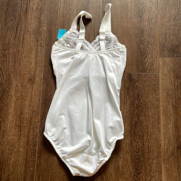 Glamorize shape ware 34F - Picture 2 of 8